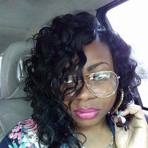 Meet your Posher, Amina